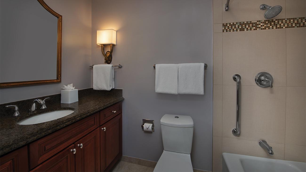 Guest Bathroom (2-Bedroom Villa)